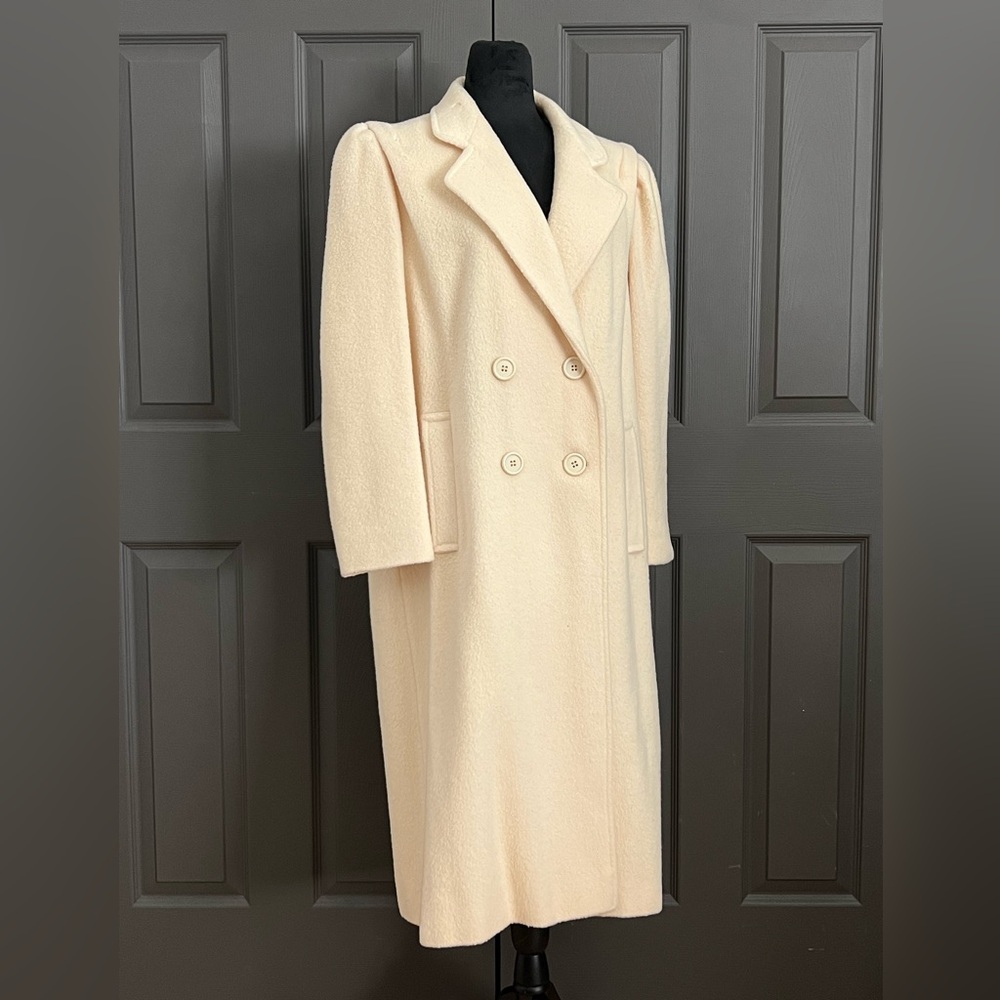 Vintage 80s/90s Women’s Cream Double Breasted Long Wool Jacket